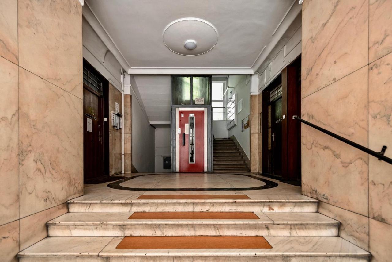 Secret Diamond Of The Parlament Apartment Budapest Bagian luar foto