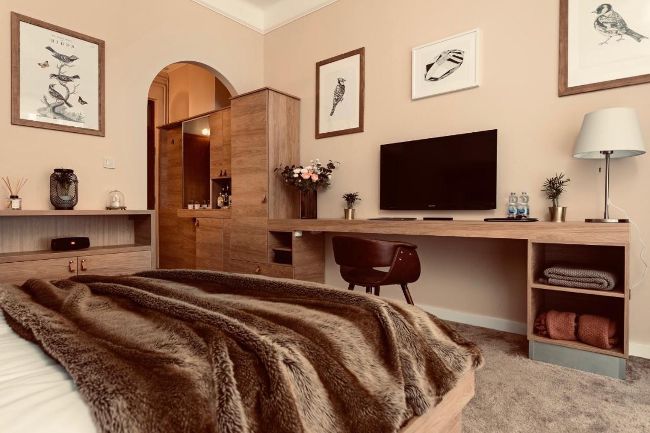 Secret Diamond Of The Parlament Apartment Budapest Bagian luar foto