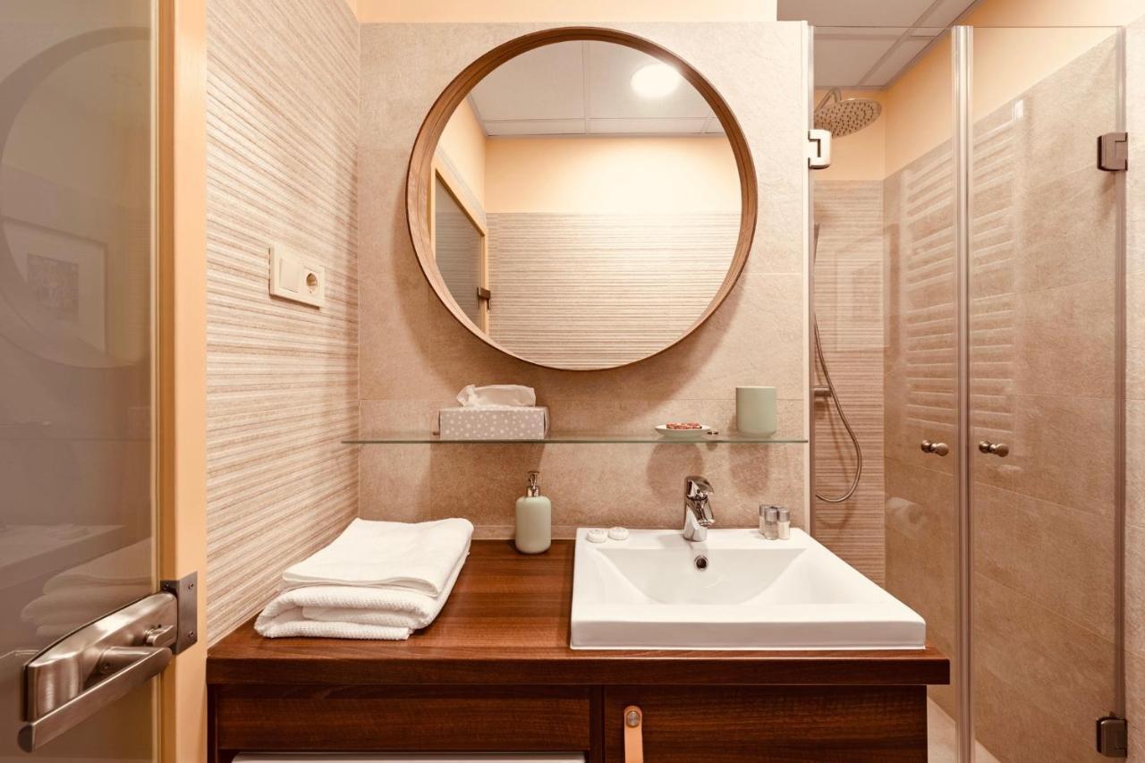 Secret Diamond Of The Parlament Apartment Budapest Bagian luar foto