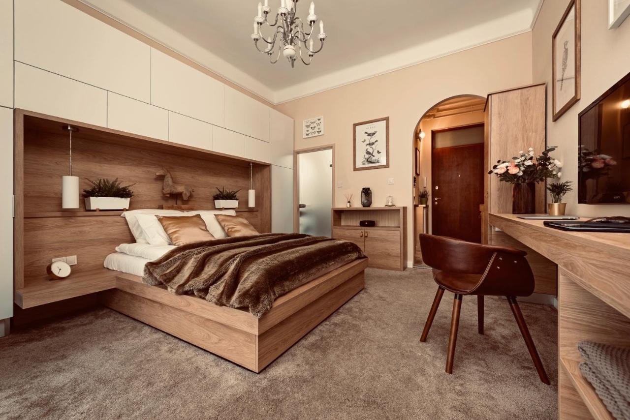 Secret Diamond Of The Parlament Apartment Budapest Bagian luar foto